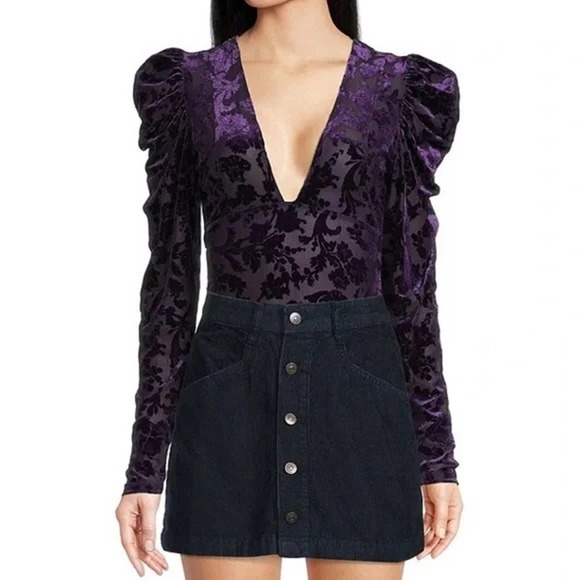 Magic Hour Velvet Deep V-Neck Puffed Sleeve Bodysuit - NWT - Picture 2 of 3